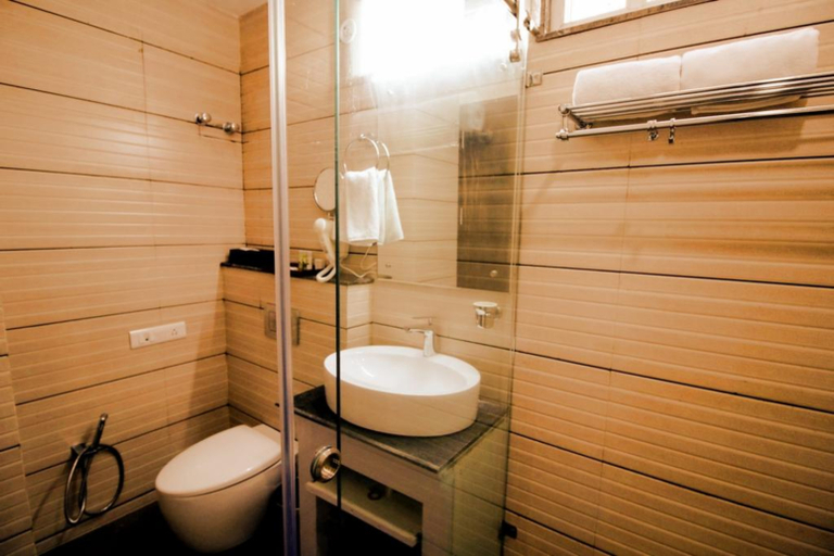 Bathroom, Pinnacle by 1589 Hotels, Lucknow