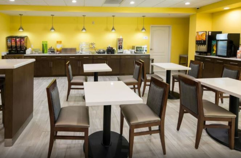 Food & Drinks 5, Quality Inn & Suites Carlsbad Caverns Area, Eddy