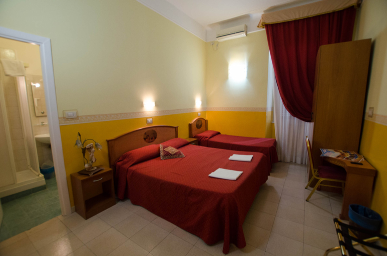 Bedroom 3, Cherubini, Roma
