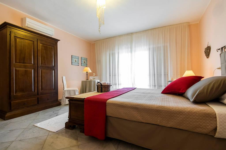 Bedroom 3, Villa Iole Apartment, Carbonia-Iglesias