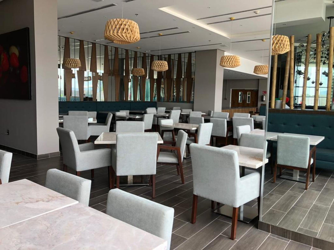 Public Area 2, Hilton Garden Inn Salamanca, Salamanca