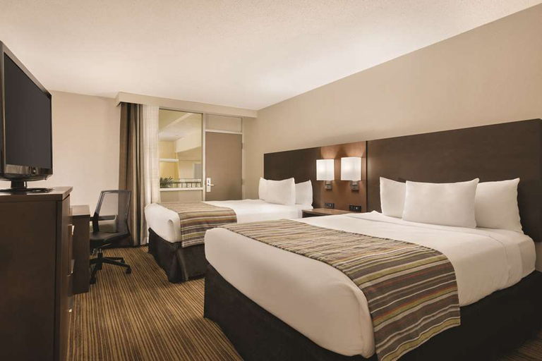 Bedroom 4, Country Inn & Suites by Radisson, Fergus Falls, MN, Otter Tail