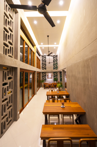 Public Area 27