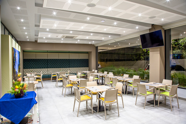 Food & Drinks 5, Hotel Pance 122, Santiago de Cali
