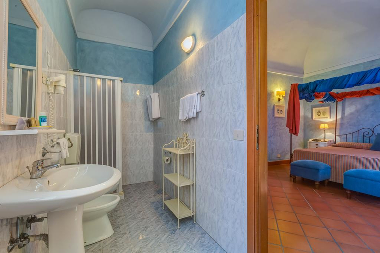 Bathroom, Casa Delle Monache Boutique Resort, Catania