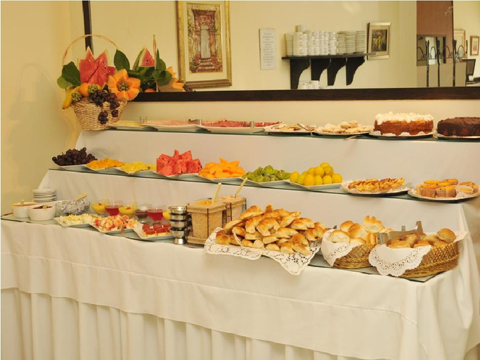 Food & Drinks