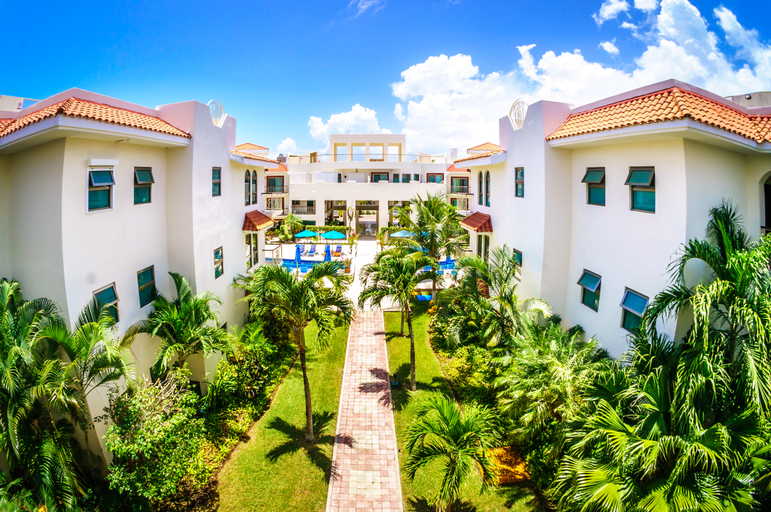 Exterior & Views 2, Paseo del Sol Condohotel by Bric, Cozumel