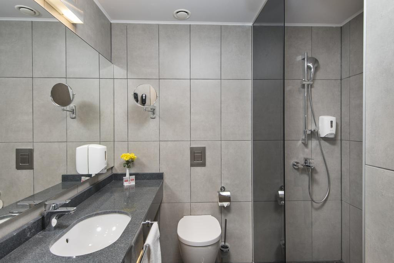Bathroom 5, HVD Club Hotel Viva, Varna