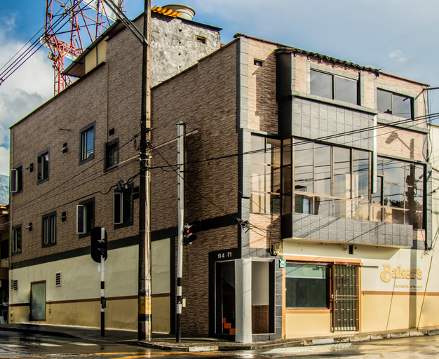 Exterior & Views