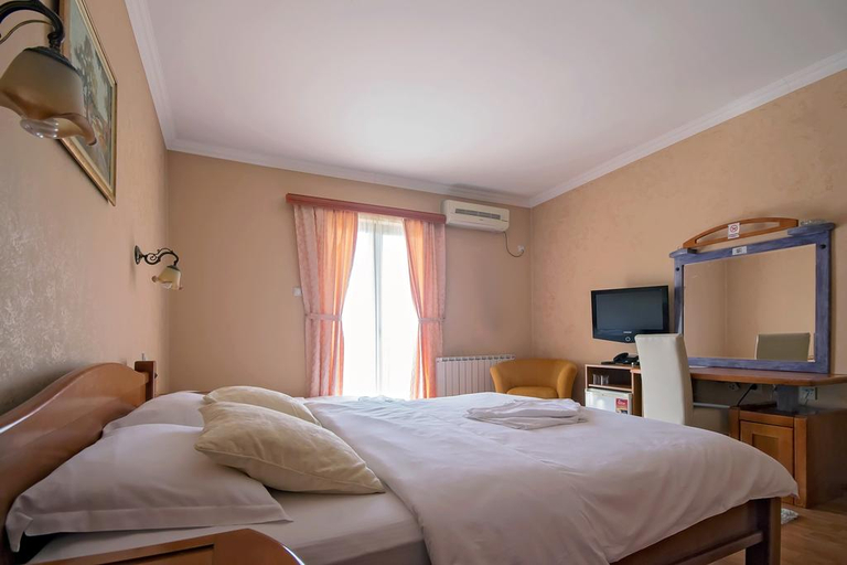 Bedroom 3, Holiday Hotel Podgorica