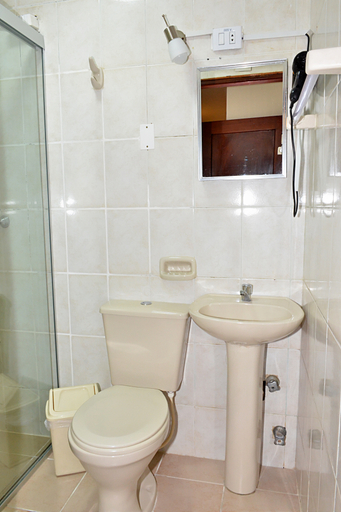 Bathroom 4, La Siesta Hotel, Andrés Ibáñez