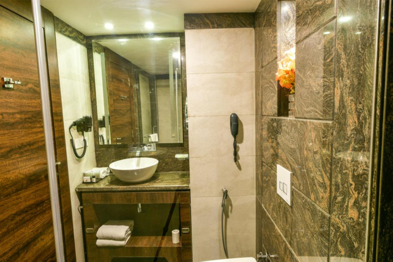 Bathroom 4, Souvenir Premier Hotel, Jaipur