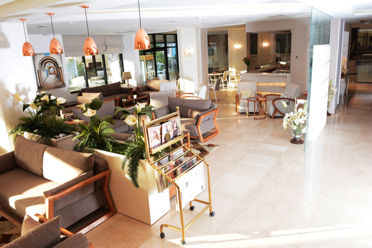 Public Area 3, Marigold, Bab Bhar