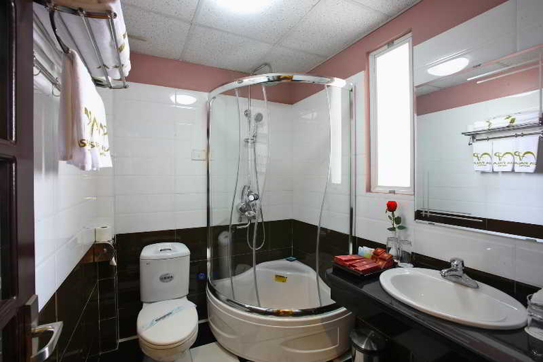 Bathroom, Asian Legend Hotel, Hoàn Kiếm