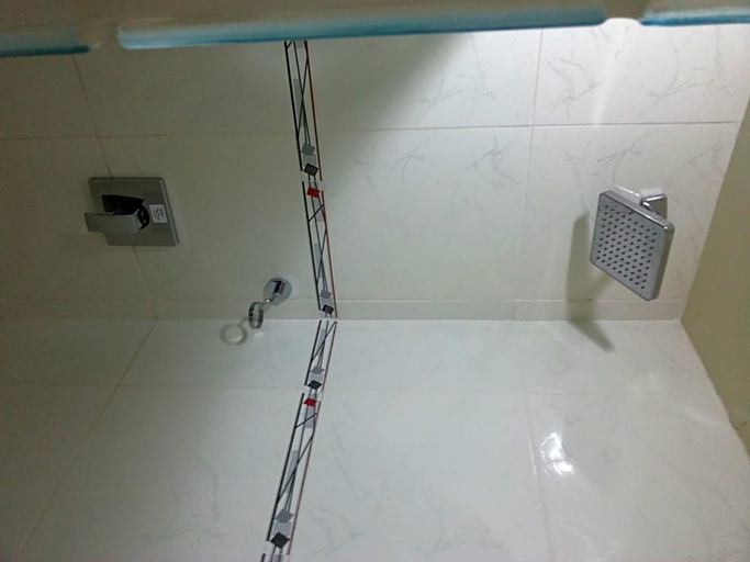 Bathroom 4, Padama Hotel, Callao