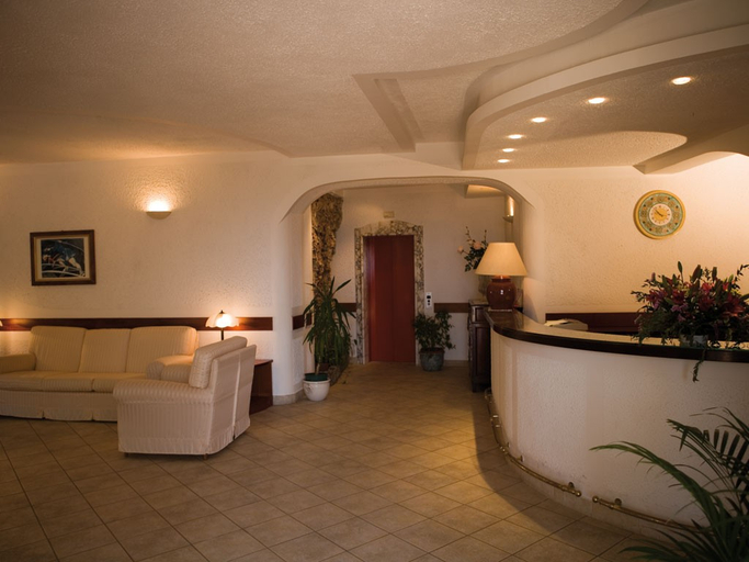 Public Area 2, Club San Diego, Potenza