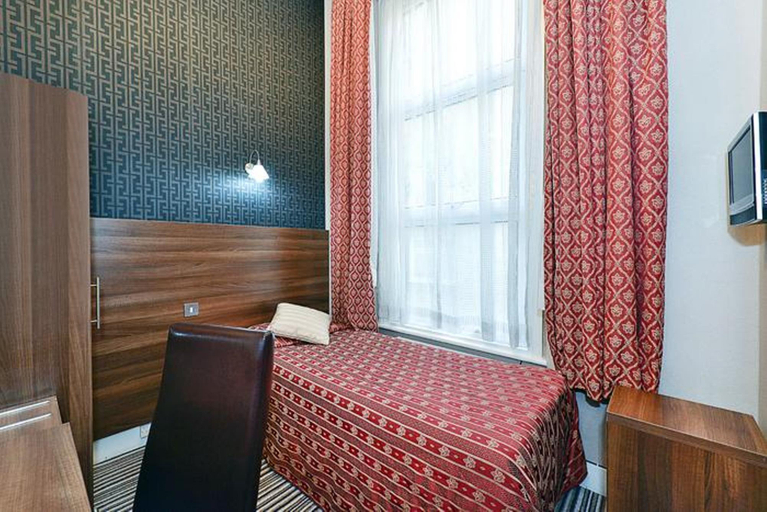 Bedroom 3, Hotel Oliver, London