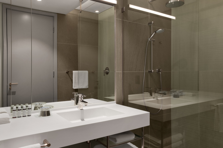 Bathroom 5, AC Hotel by Marriott Cape Town Waterfront, City of Cape Town