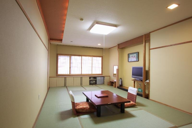 Bedroom 4, Hotel Yachiyo, Matsuyama