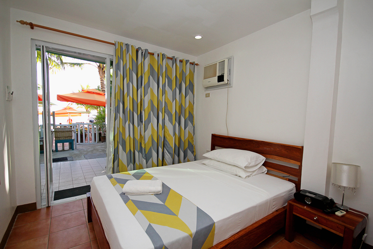 Bedroom 3, Blue Waves Beach House, Malay