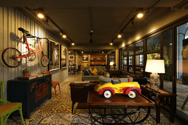 Nandha Hotel, Wattana