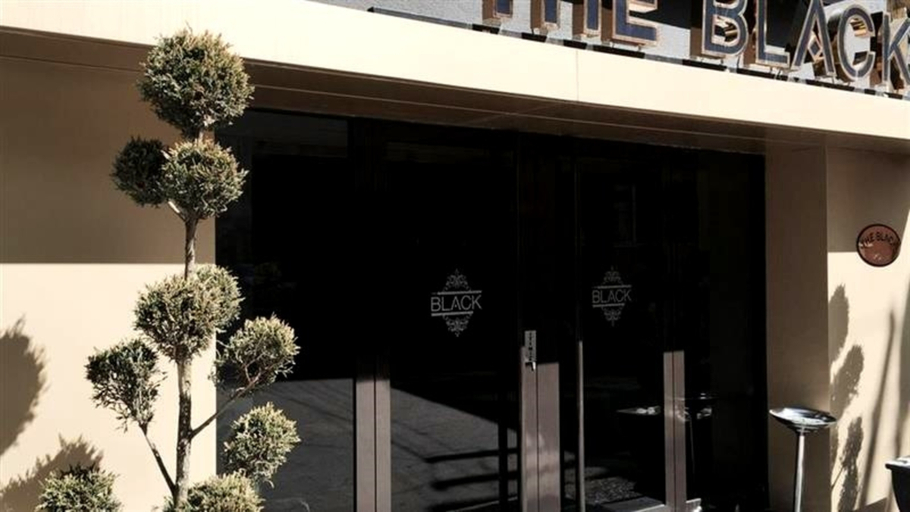 Public Area 1, The Black Hotel, Merkez