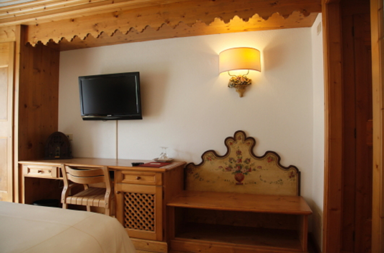 Bedroom 3, Miramonti, Aosta