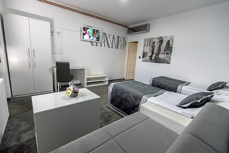 Public Area 5, Hotel Cool Zagreb Airport, Velika Gorica