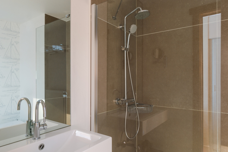 Bathroom 4, Hotel Duinhof, West-Vlaanderen