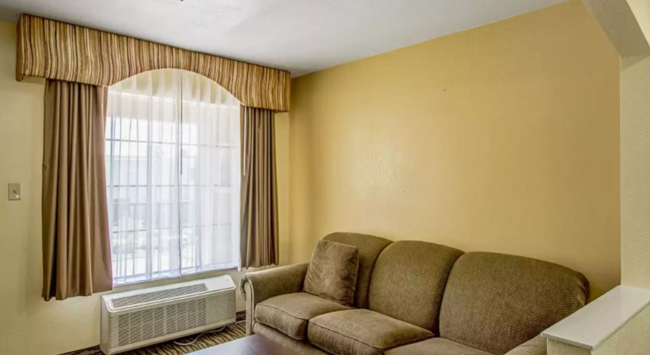 Bedroom 3, Super 8 By Wyndham Jackson Ms, Hinds