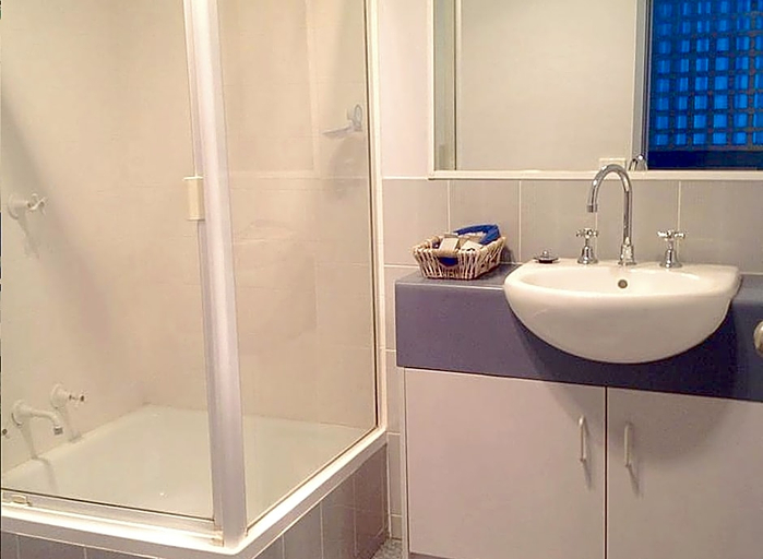 Bathroom 5, Apollo Bay Waterfront Motor Inn, Colac-Otway - South