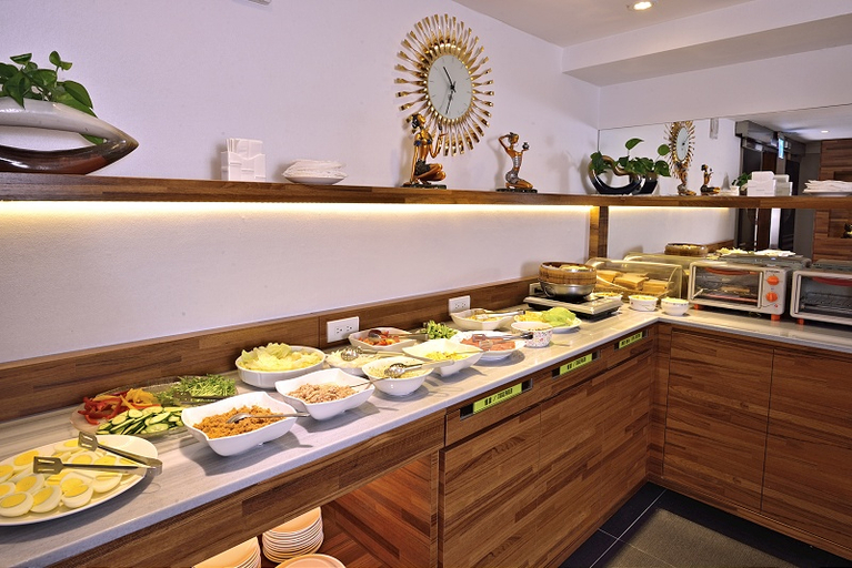 Food & Drinks, Friends Yo Tong Regency, Taipei City