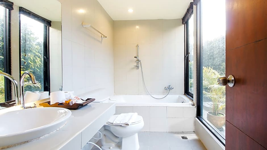 Bathroom 4, B2 Chiang Rai Boutique Budget Hotel, Muang Chiang Rai