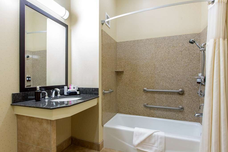 Bathroom 5, The Oaks Hotel & Suites, San Luis Obispo