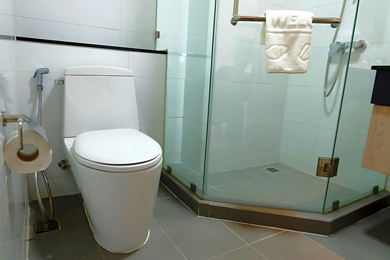 Bathroom 5, Methavalai Residence Hotel Bangkok, Phra Nakhon