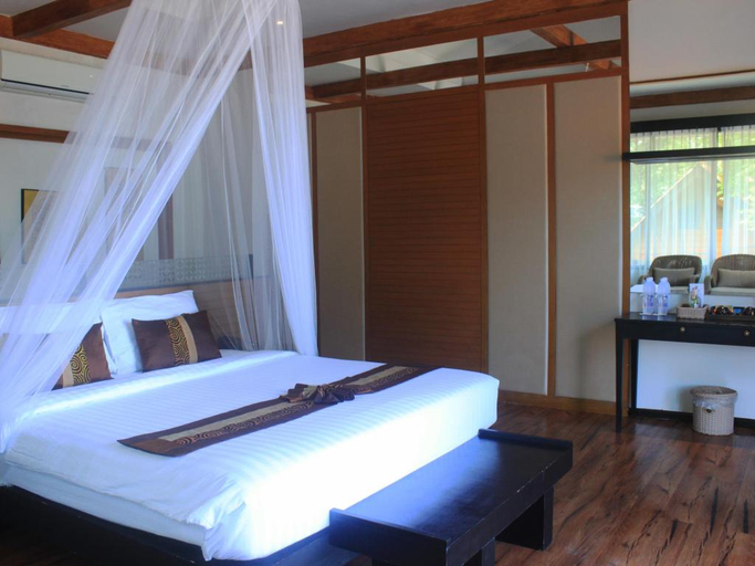 Bedroom 3, Phi Phi Long Beach Resort and Villa, Mueang Krabi
