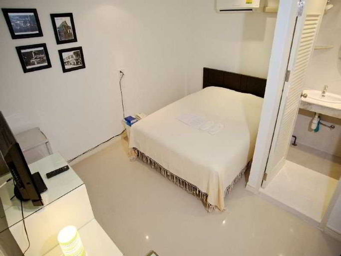 Bathroom 5, Prince House, Ratchathewi