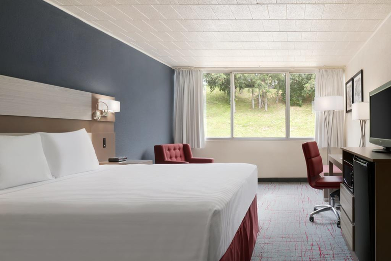 Bedroom 3, Ramada Uniontown, Fayette