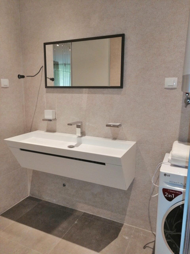 Bathroom 4, Royal Gardens Luxury Apartments