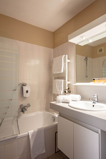 Bathroom 4, Park Hotel Airport, Hainaut