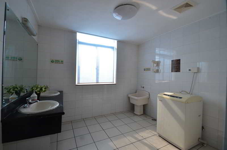 Bathroom 4, Chengdu Traffic Hotel, Chengdu