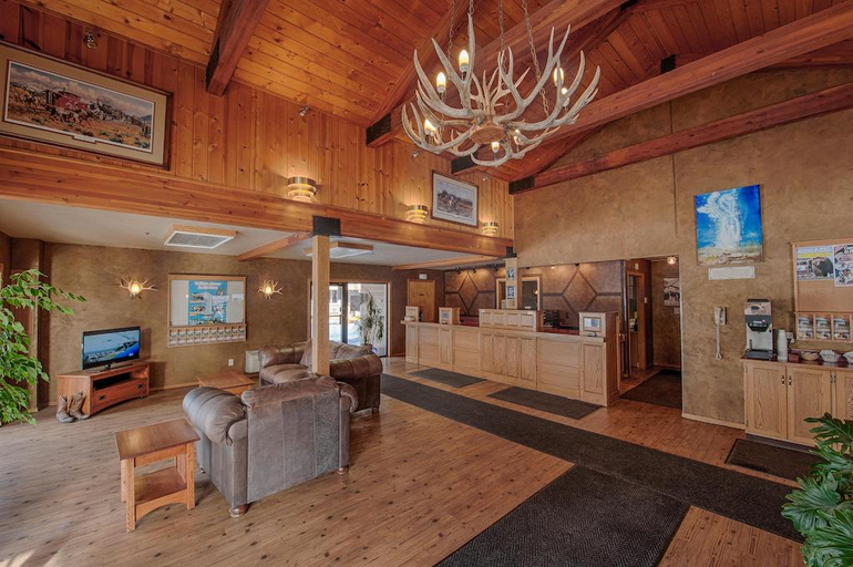 Public Area 2, Brandin Iron Inn, Gallatin