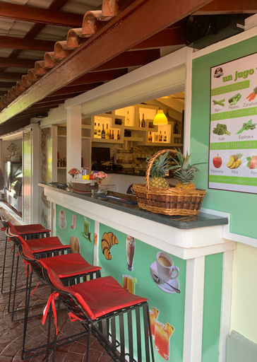Food & Drinks 5, The MT Hotel Plaza Brisas, Salvaleon de Higuey