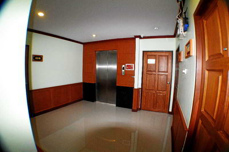 Bathroom 4, Sky Suites, Wattana
