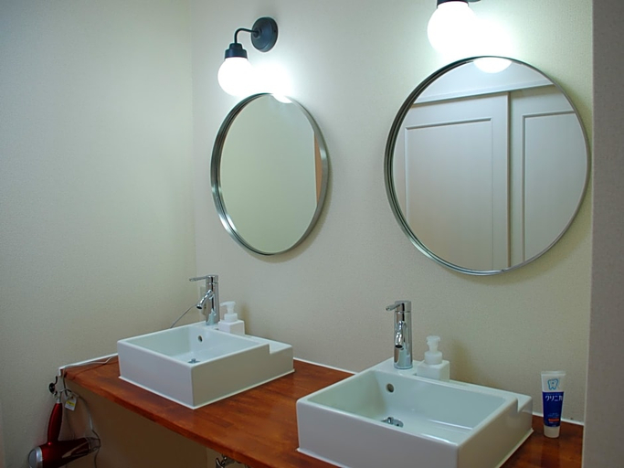 Bathroom, Hat'n Hat Hostel, Kyoto