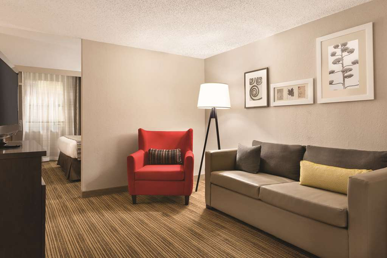 Exterior & Views 2, Country Inn & Suites by Radisson, Fergus Falls, MN, Otter Tail