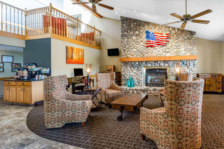 Public Area 2, AmericInn by Wyndham Virginia, Saint Louis