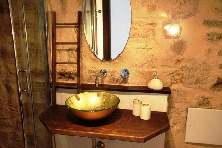 Bathroom 2, Rifugio Degli Svevi, Bari