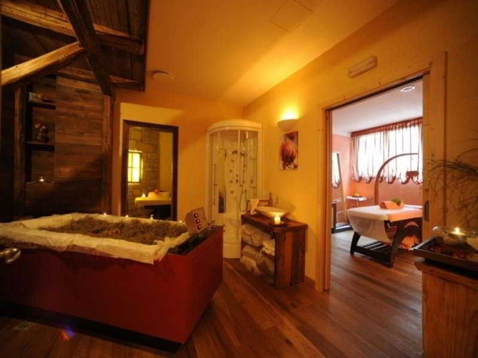 Bedroom 5, Shandranj, Trento