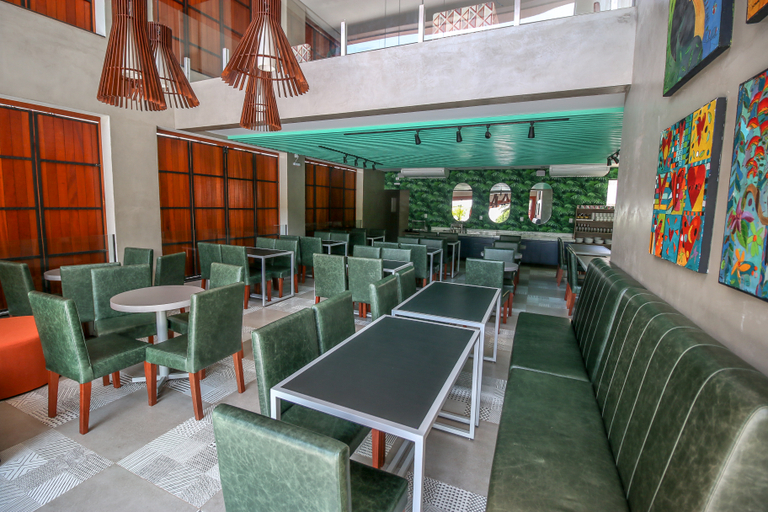 Public Area 3, Da Praça, Bonito